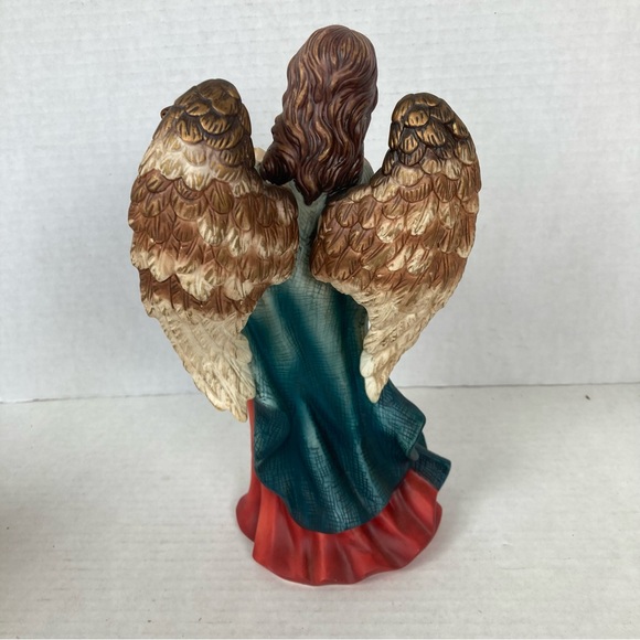 O'Well Grandeur Noel 2 Piece Porcelain Kneeling Angel and Angel Playing Harp - Picture 4 of 16